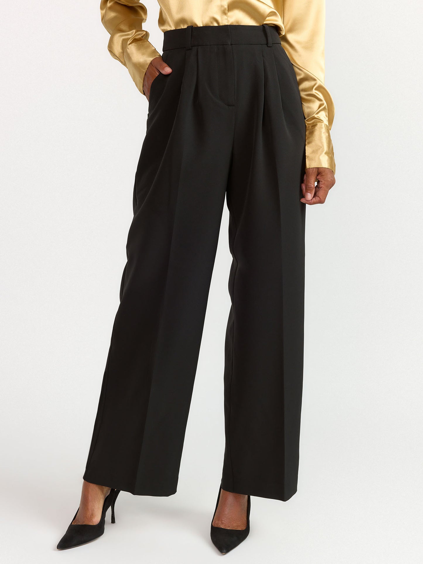 Essential Pleated Wide Leg Pant