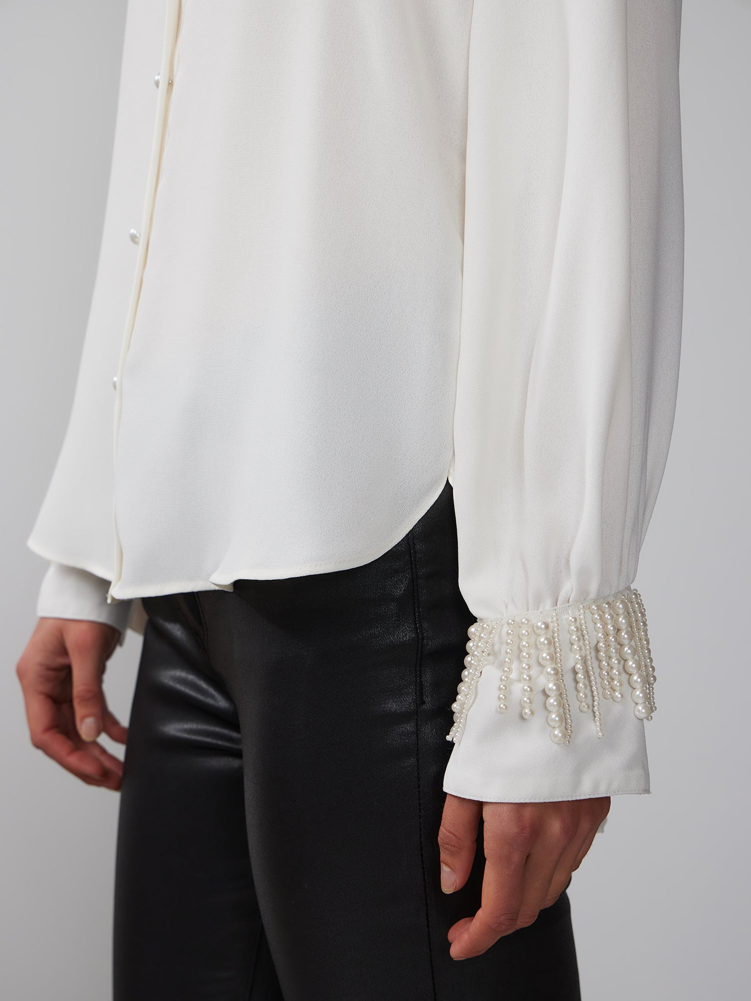 #color_DELICATE IVORY