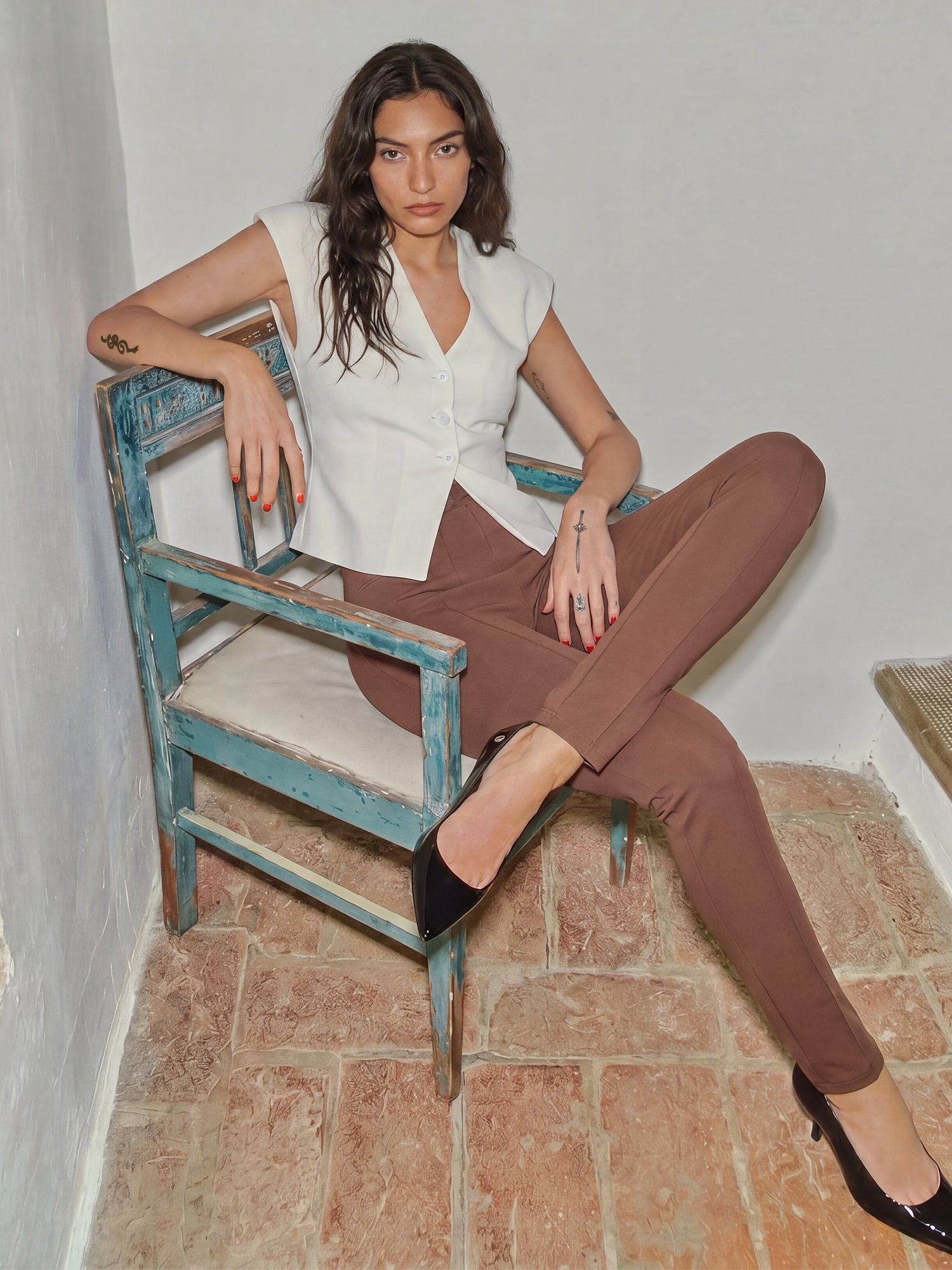#color_BROWN
