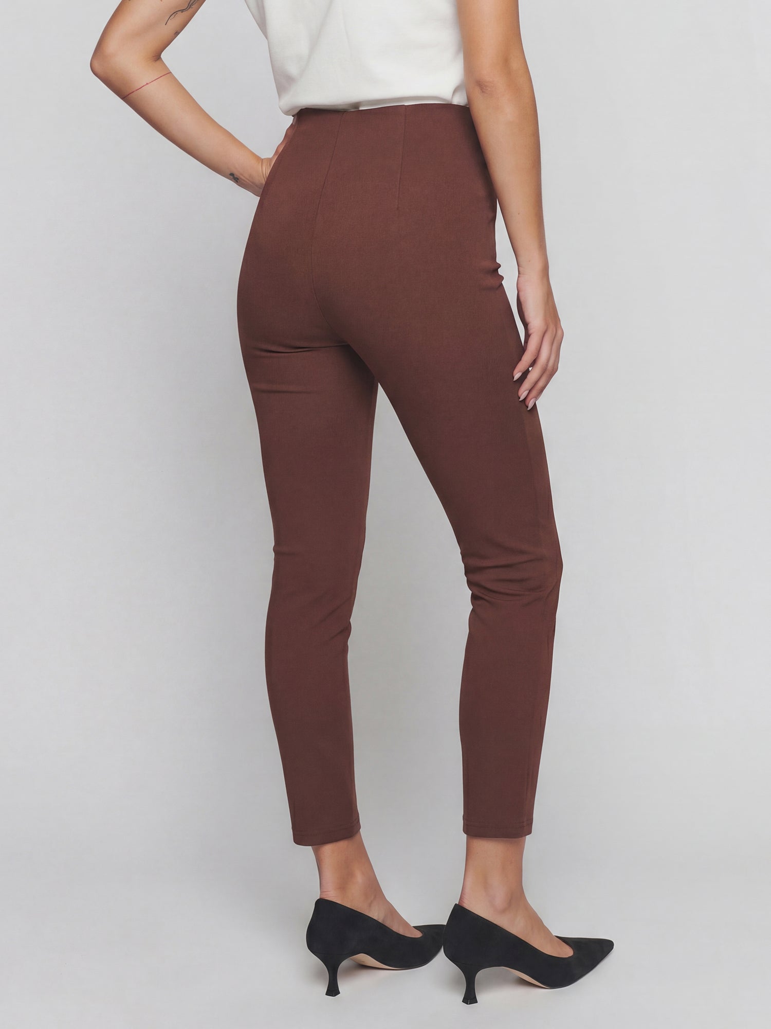 #color_BROWN