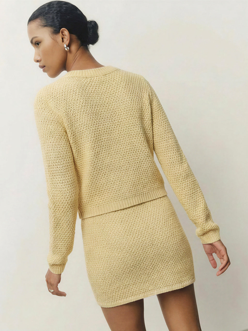 #color_YELLOW