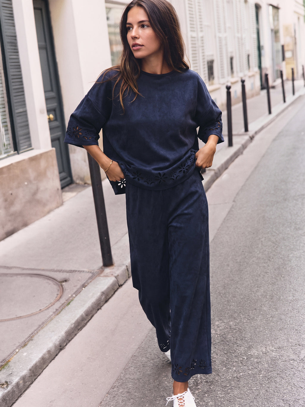 #color_NAVY