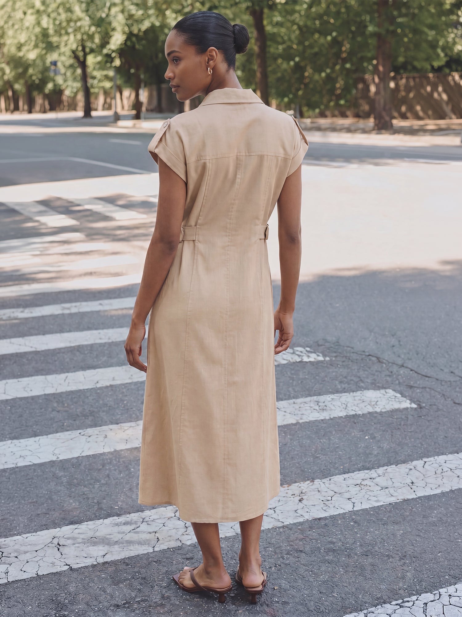 #color_KHAKI