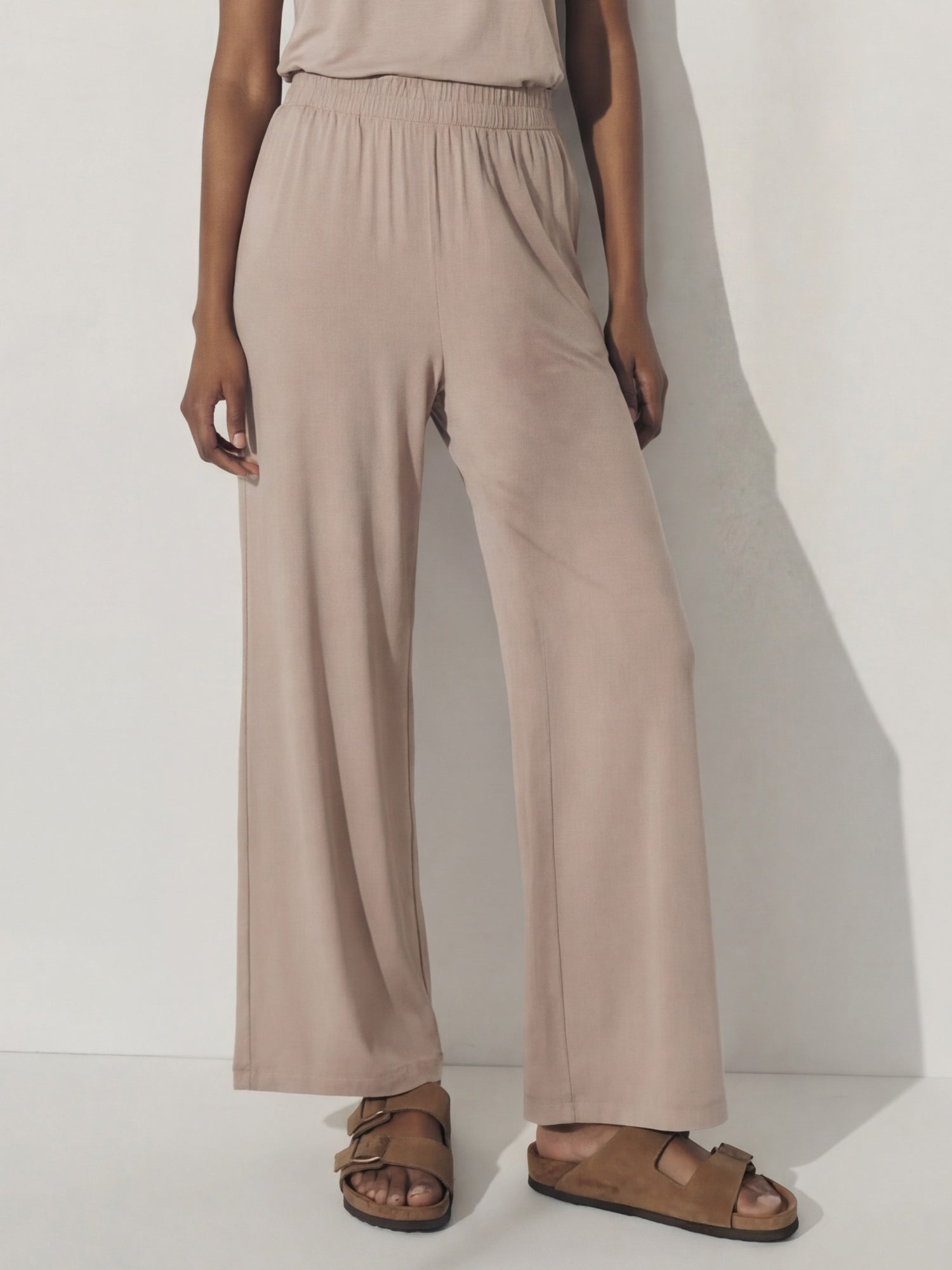 #color_TAUPE