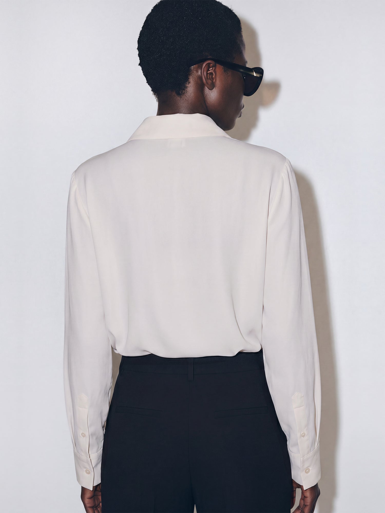 #color_IVORY