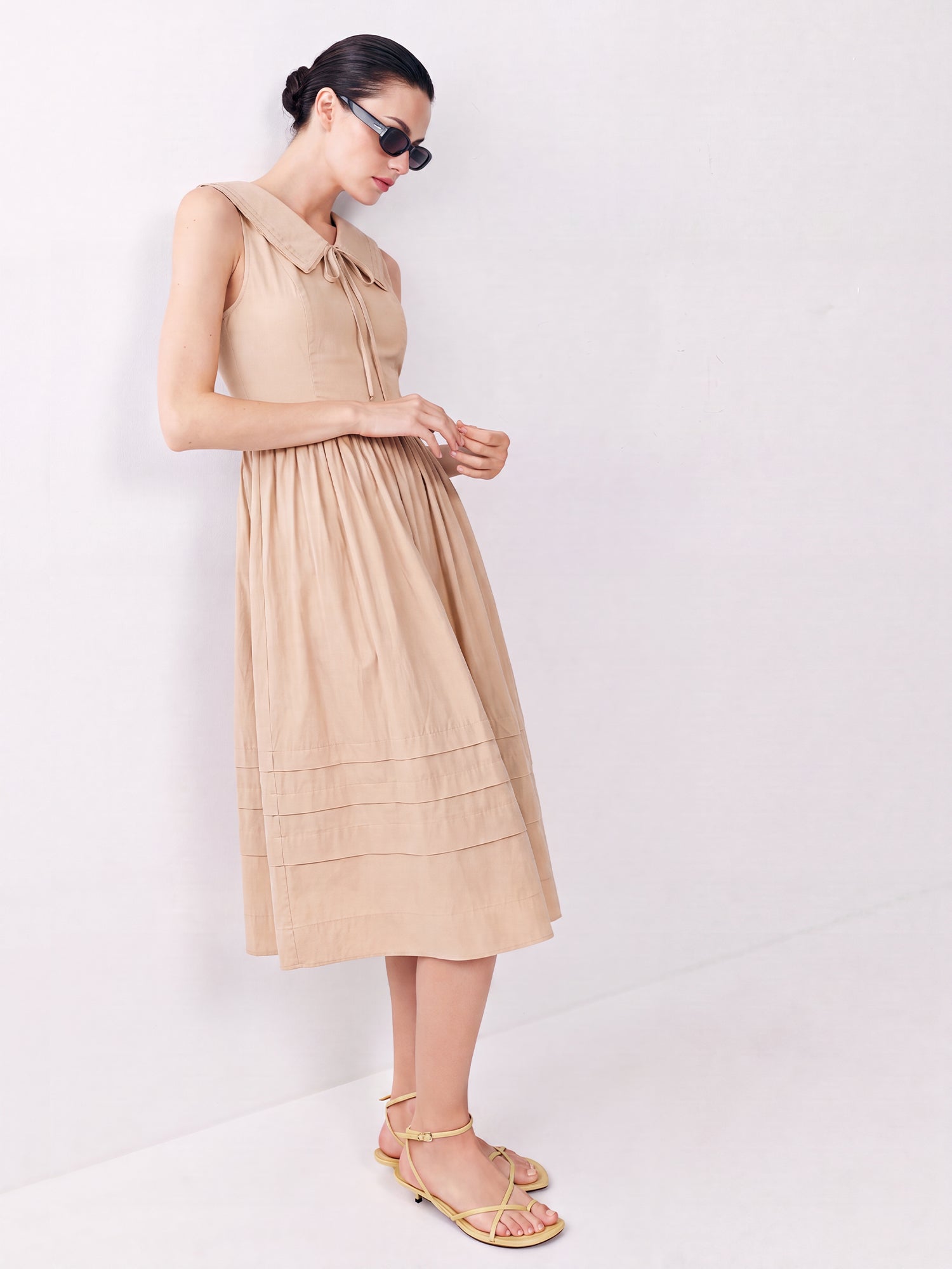 #color_TAUPE